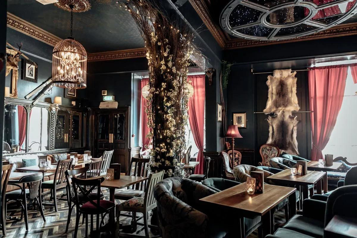 The Barologist  in Leith